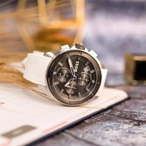chronographe à cadran gris avec bracelet en silicone blanc – Montre Homme – image 3