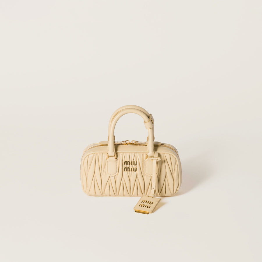 Mini sac Arcadi matelassé en beige – image 1