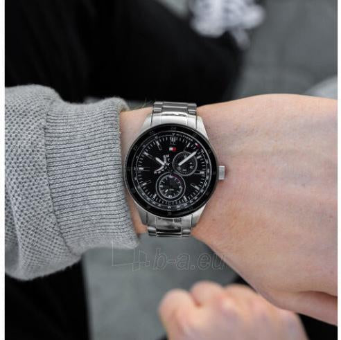 Tommy Hilfiger Austin avec cadran noir et bracelet en acier argenté - 1791639 – Montre Homme – image 9