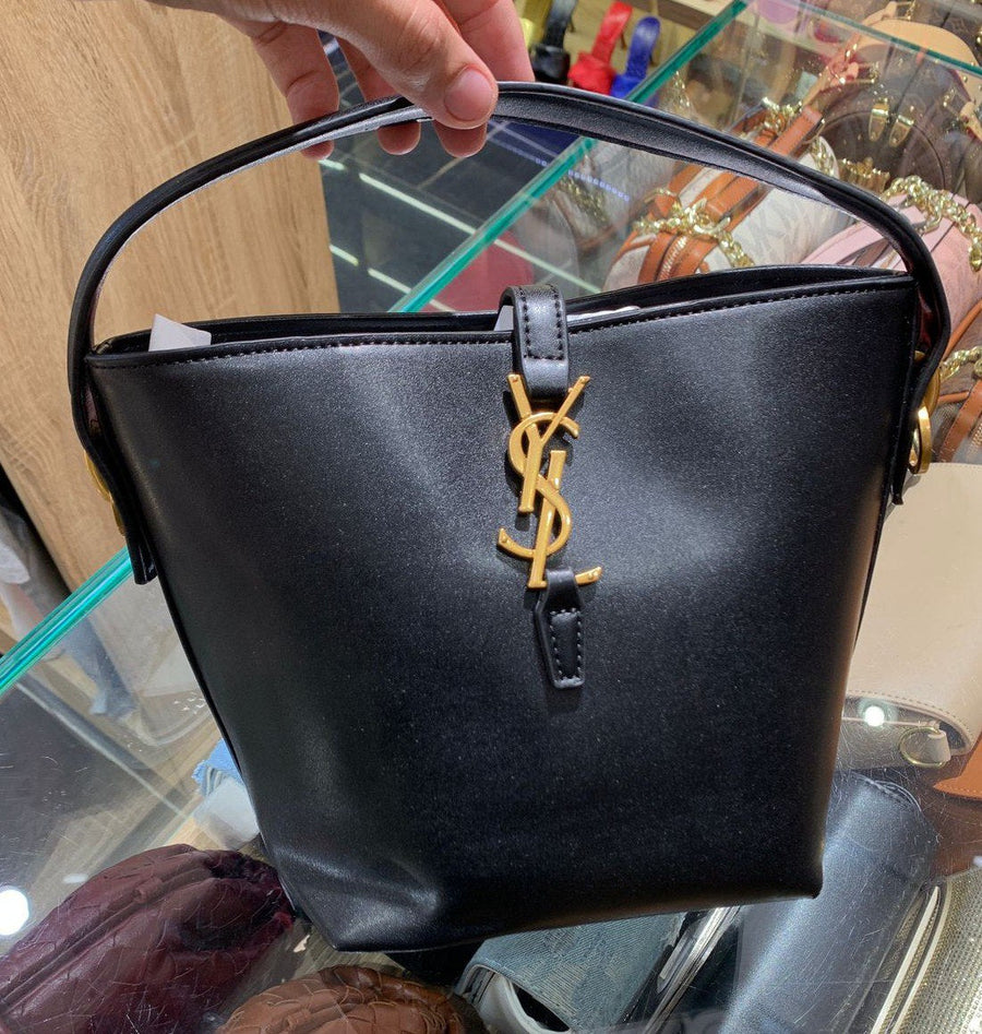 Le 37 Petit Modèle En Semi Cuir Brillant Noir – image 2
