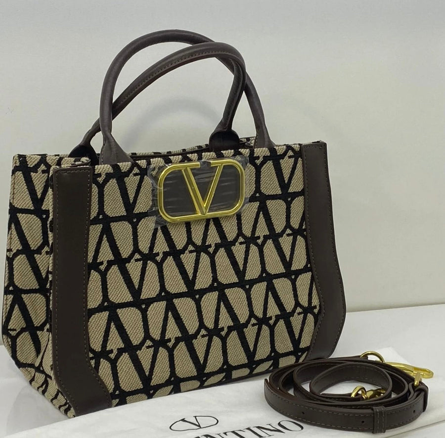 Sac à main moyen V Logo Signature Toile Iconograph – image 7