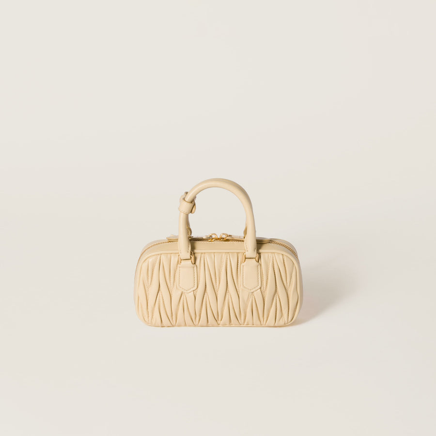 Mini sac Arcadi matelassé en beige – image 4