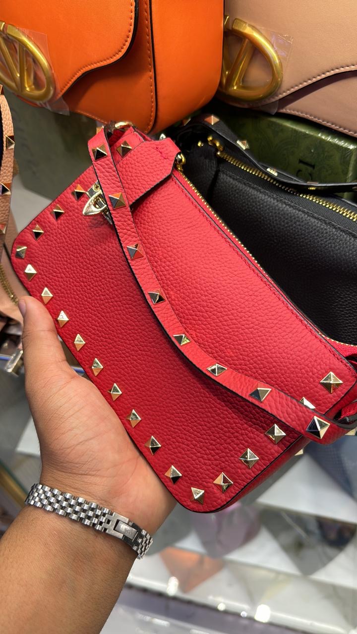 Sac porté épaule femme Valentino Garavani Rouge En Vrai Cuir – image 4