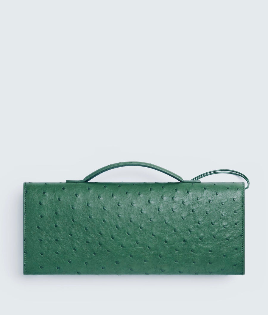 Pochette à anse en autruche avec fermeture knot signature. – image 3
