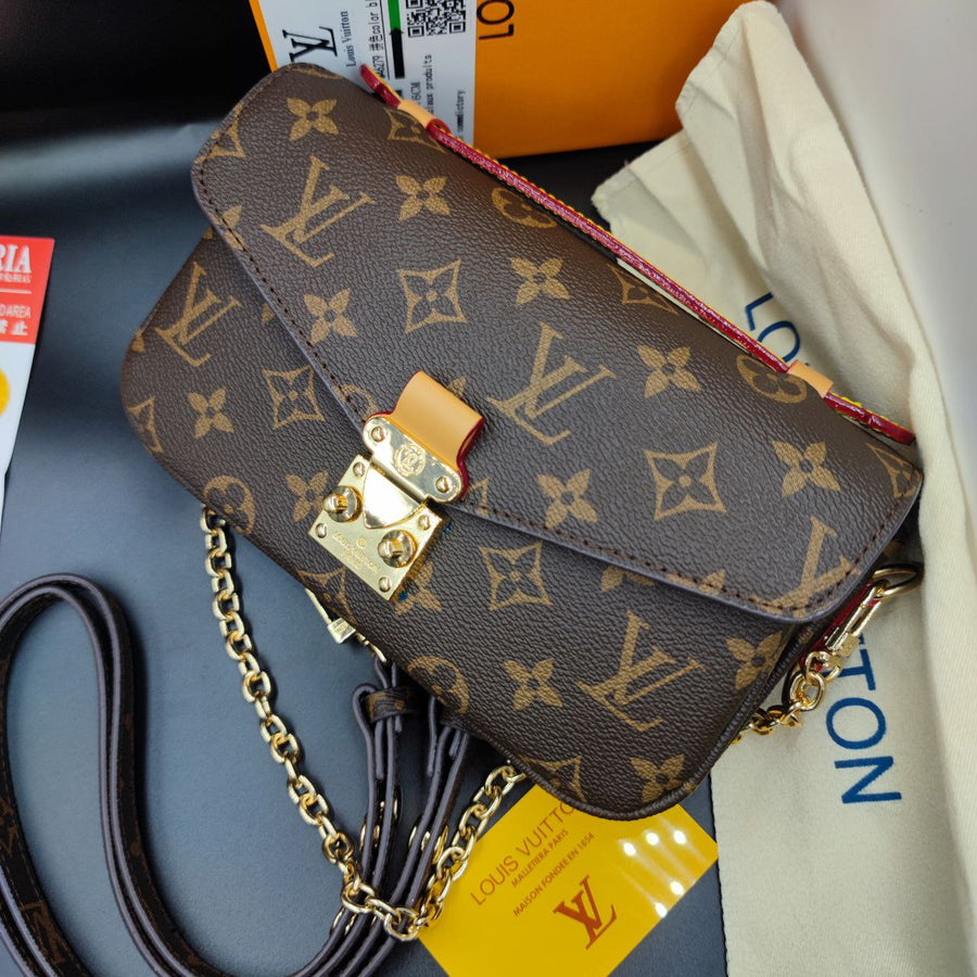 Pochette LV Métis East West Toile Monogram – image 10