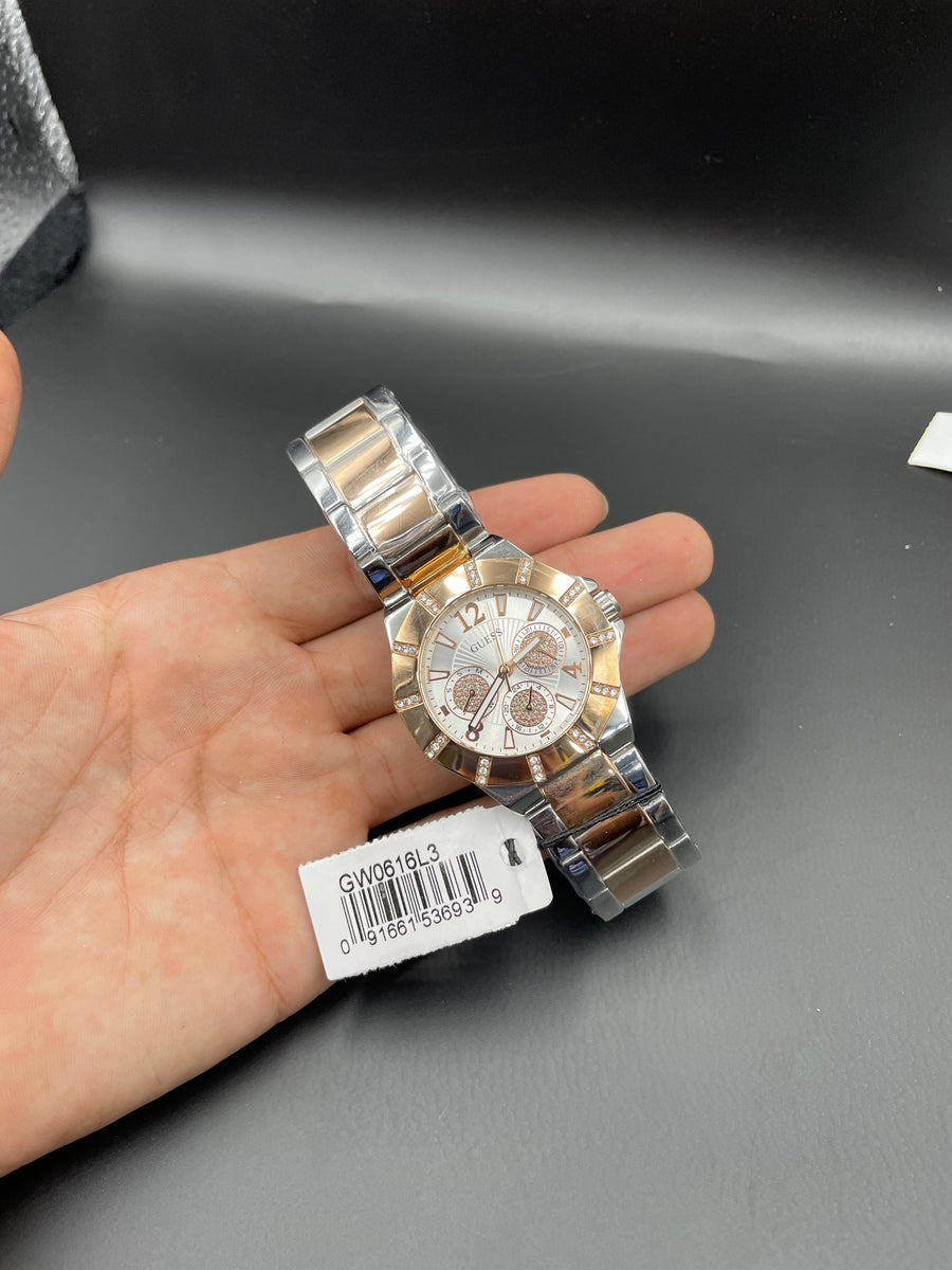 Guess GW0616L3 bracelet or rose et argent en acier – Montre Femme – image 6
