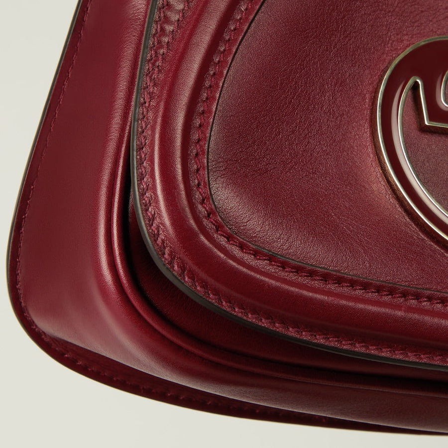 Sac À Épaule Gucci Blondie Petit Format En Bordeaux – image 7