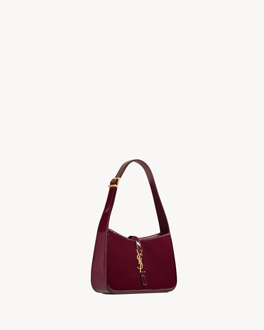 Le 5 À 7 En Semi Cuir Verni Dark Red Wine – image 5