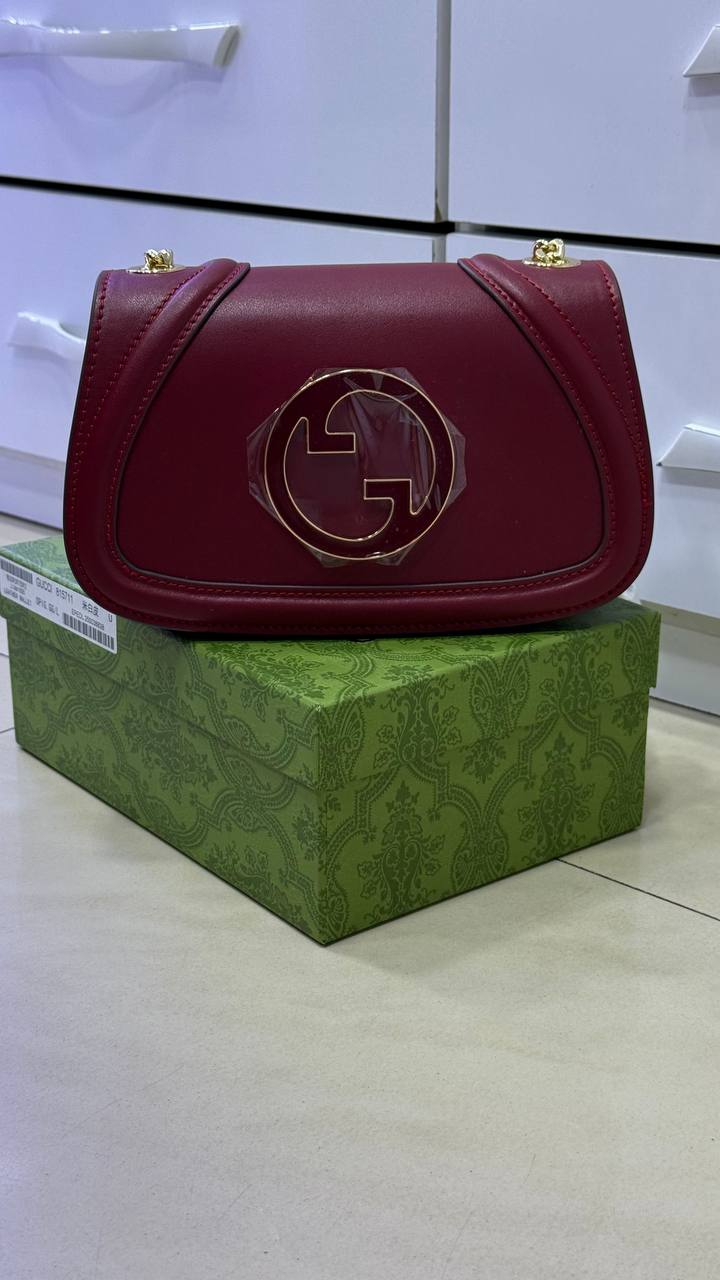 Sac À Épaule Gucci Blondie Petit Format En Bordeaux – image 8