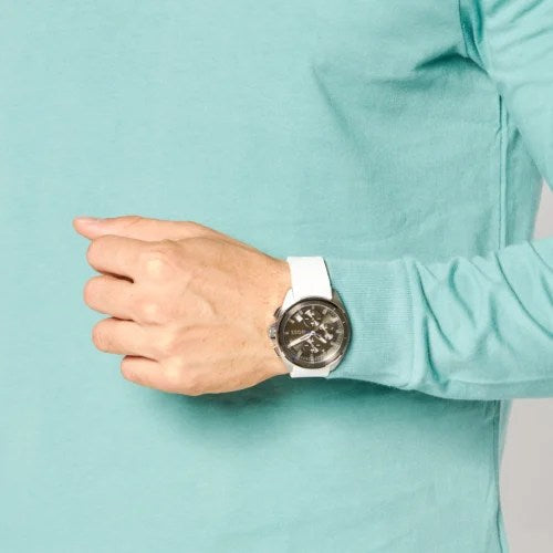 chronographe à cadran gris avec bracelet en silicone blanc – Montre Homme – image 2